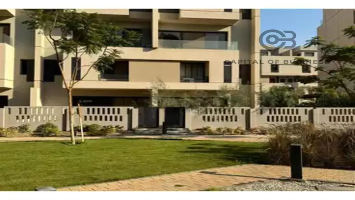 فيلا فاخرة للبيع مطلة على البحيرات