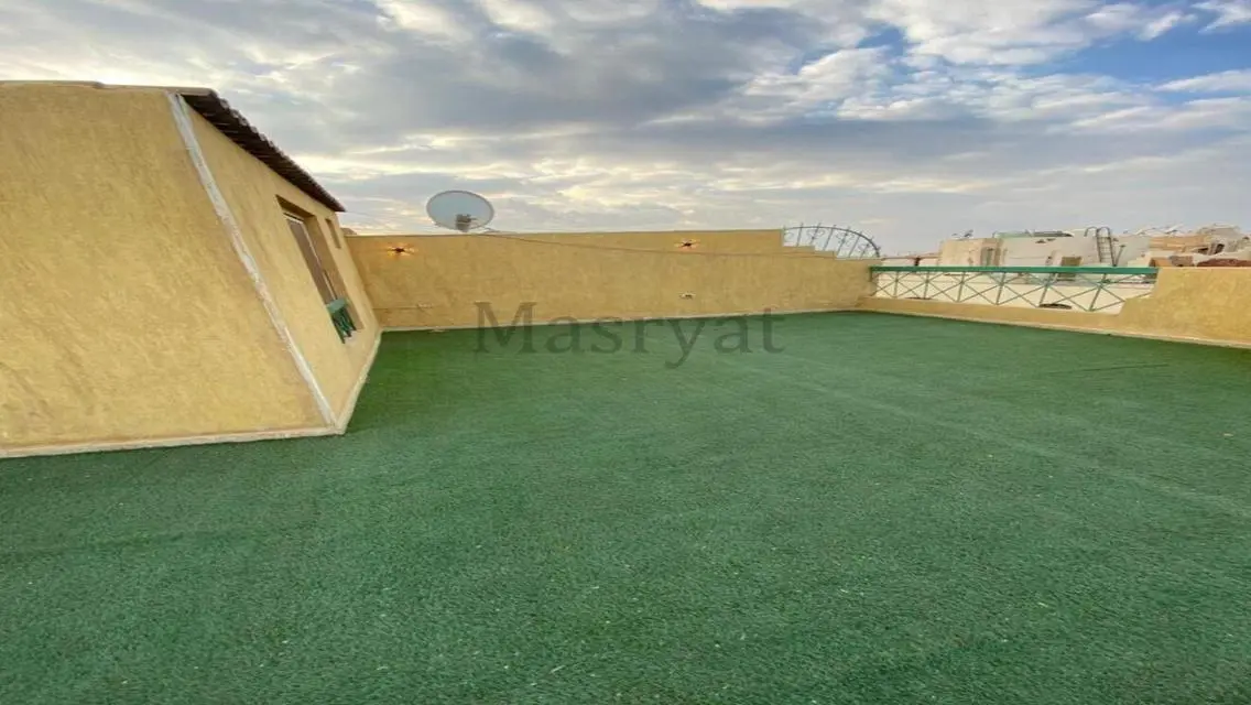 شقة فاخرة بمساحة 240 متر للإيجار