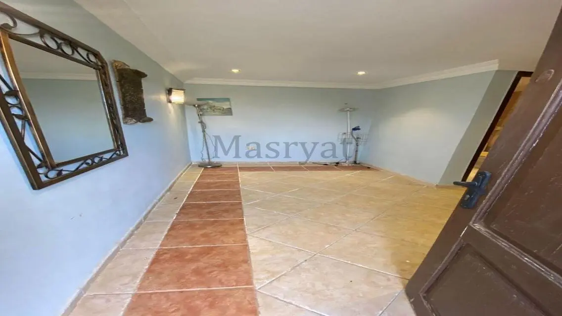 شقة فاخرة بمساحة 240 متر للإيجار