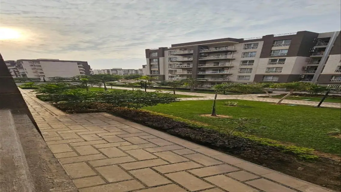 Office for Sale in Madinaty - Second Floor in All Seasons Mall - Comfortable Space