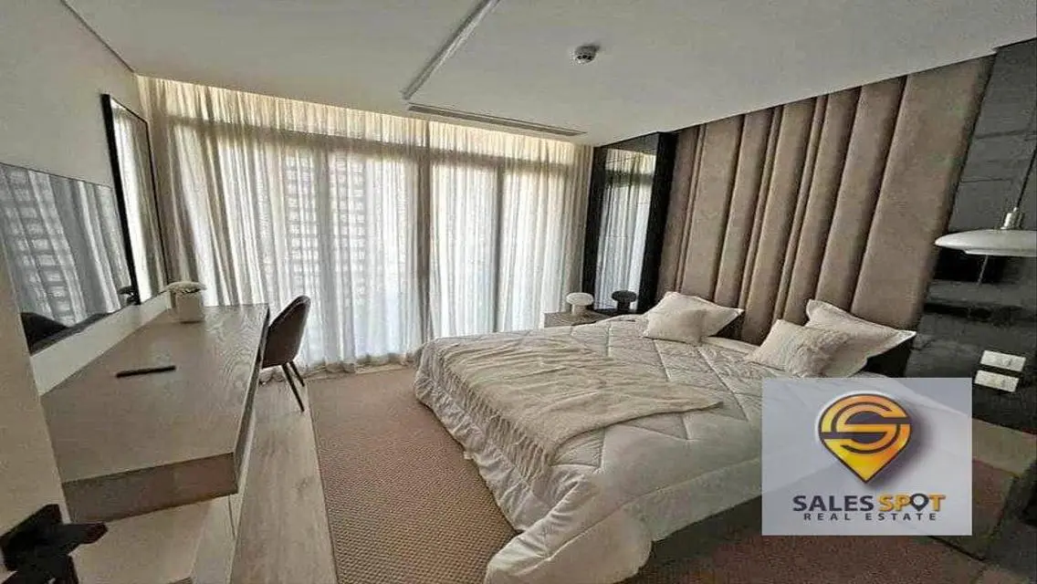 Luxury Apartment at Crescent Walk - 10