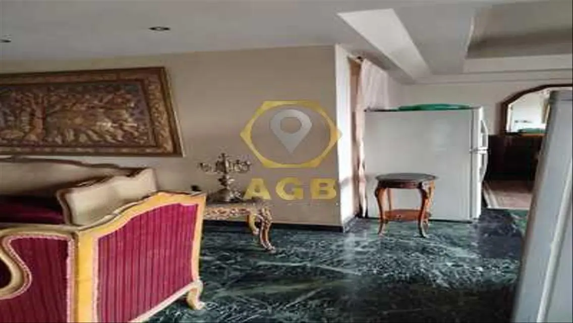 شقة فاخرة للبيع بمساحة 300 متر في موقع متميز