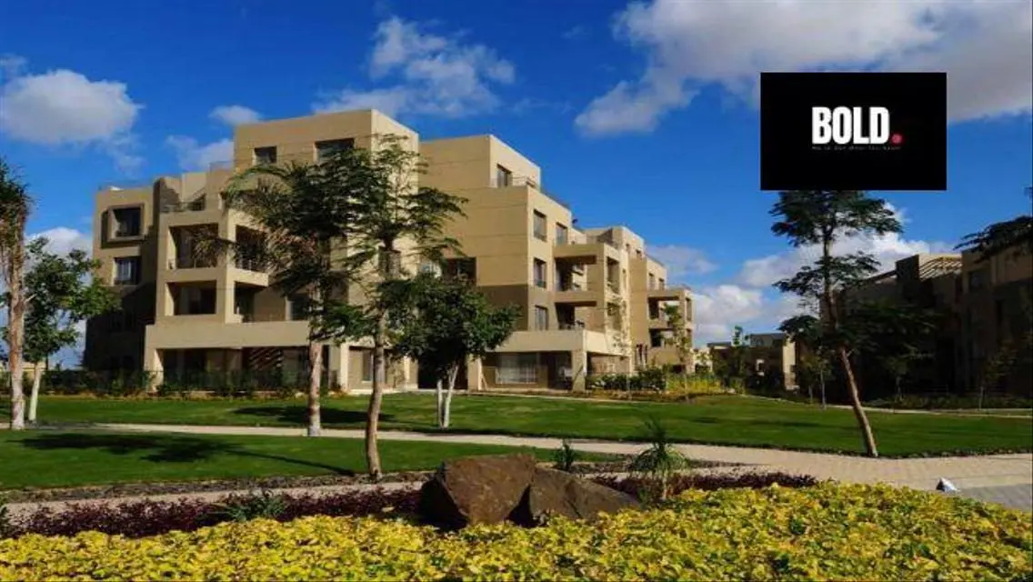 Luxury Apartment with Private Garden and Lake View Pool