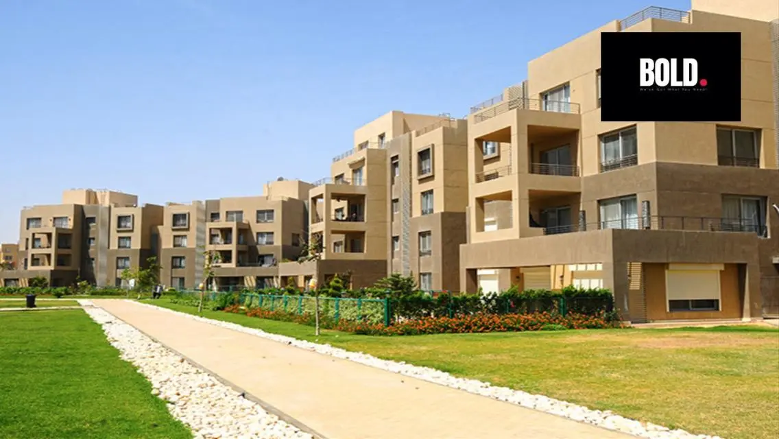 Luxury Apartment with Private Garden and Lake View Pool