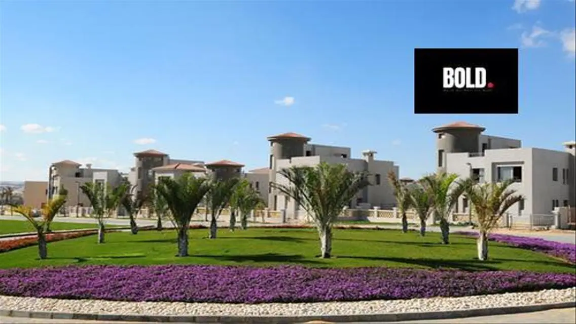 Luxury Apartment with Private Garden and Lake View Pool