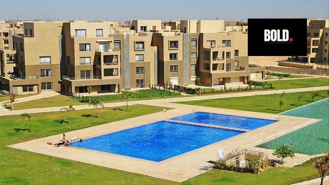 Luxury Apartment with Private Garden and Lake View Pool