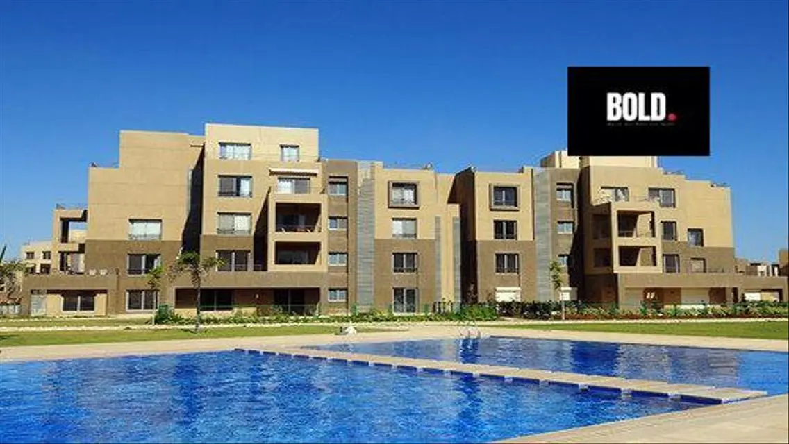 Luxury Apartment with Private Garden and Lake View Pool