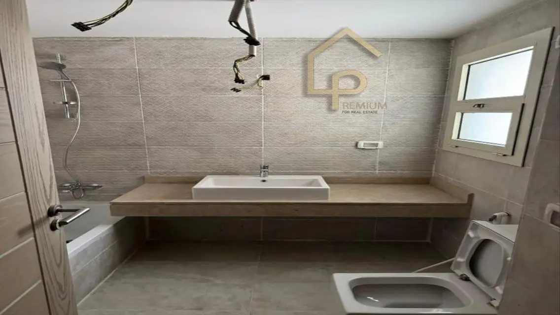 Luxury Apartment in New Giza Compound