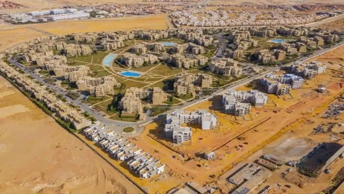 شقة فاخرة بمساحة واسعة مع حديقة خاصة وحمام سباحة مشترك