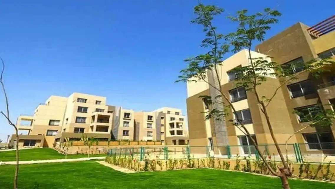 شقة فاخرة بمساحة واسعة مع حديقة ومرافق رائعة