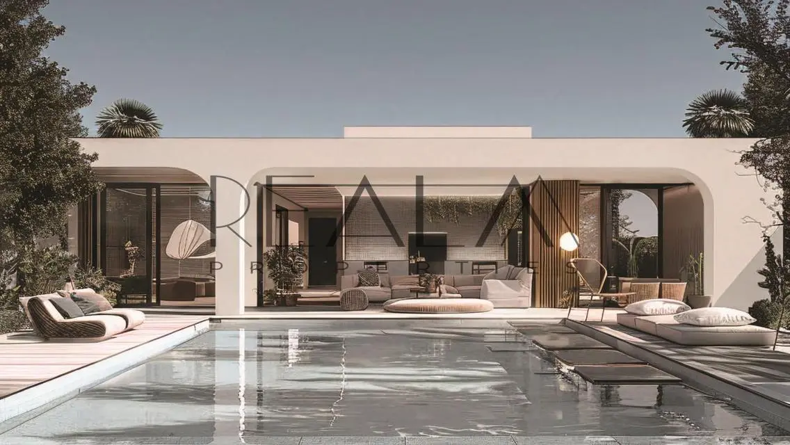 Luxury and Comfort in a Distinctive Residence