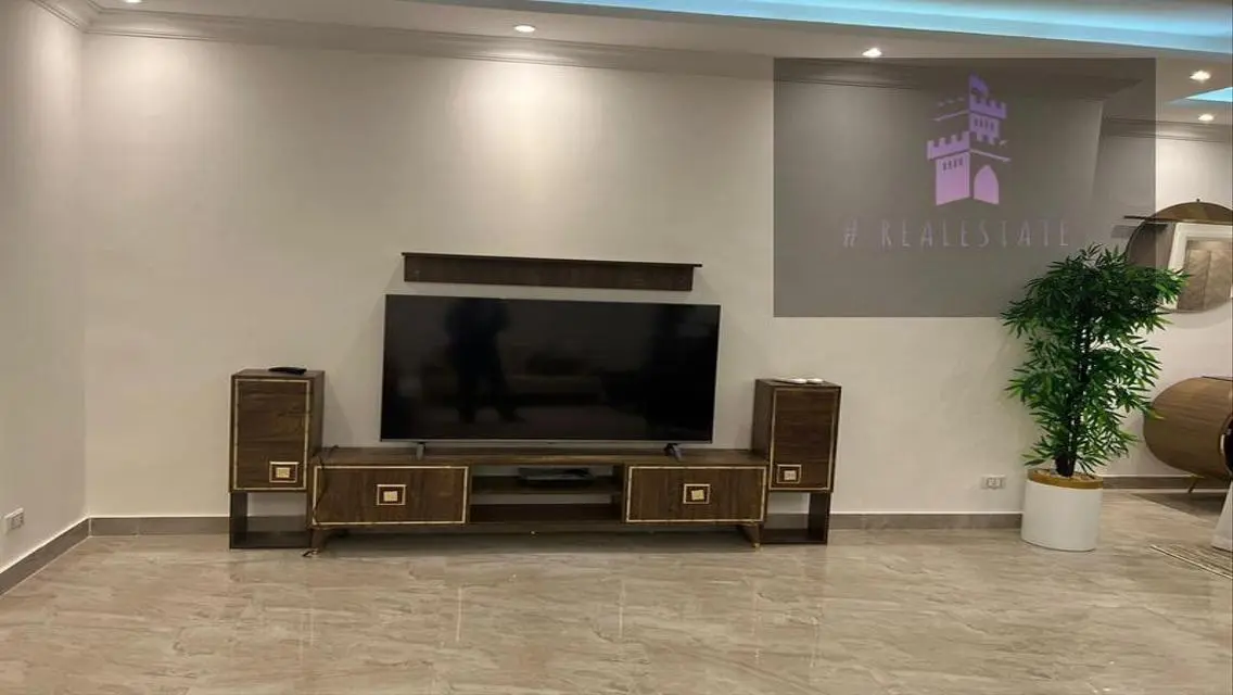 شقة حديثة بالإيجار مع مميزات رائعة