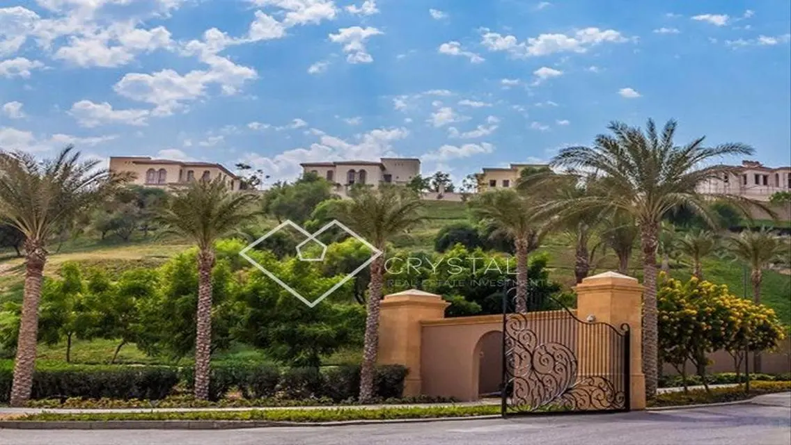 Luxury Apartment in The Peak Village - 18P