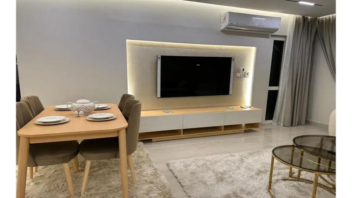 Luxury Apartment with Maid's Room in the City Center