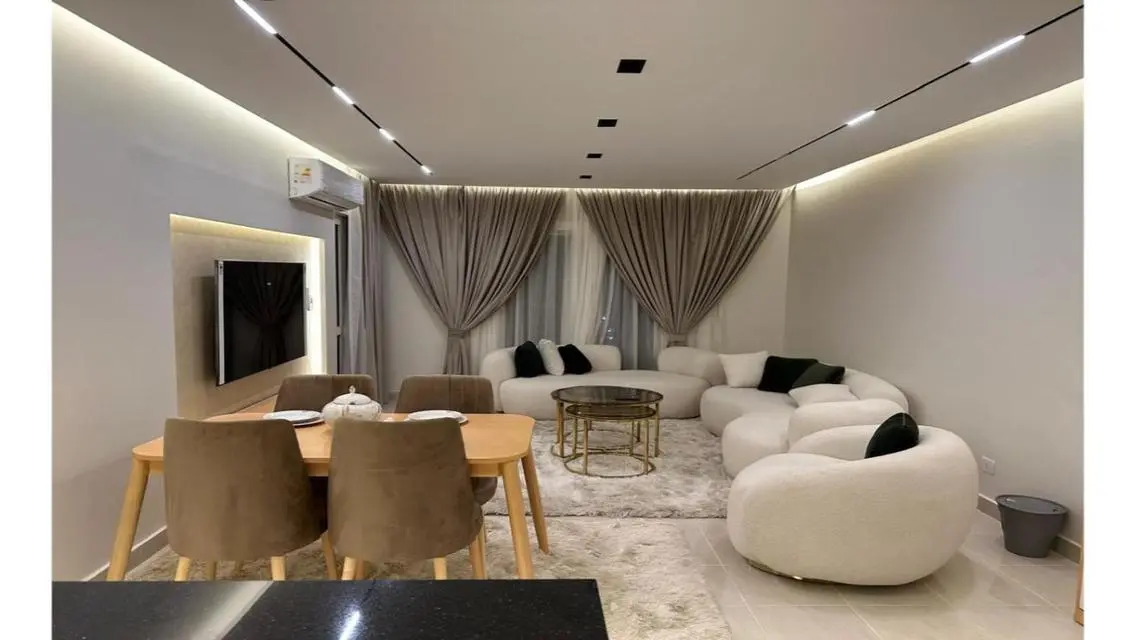 Luxury Apartment with Maid's Room in the City Center