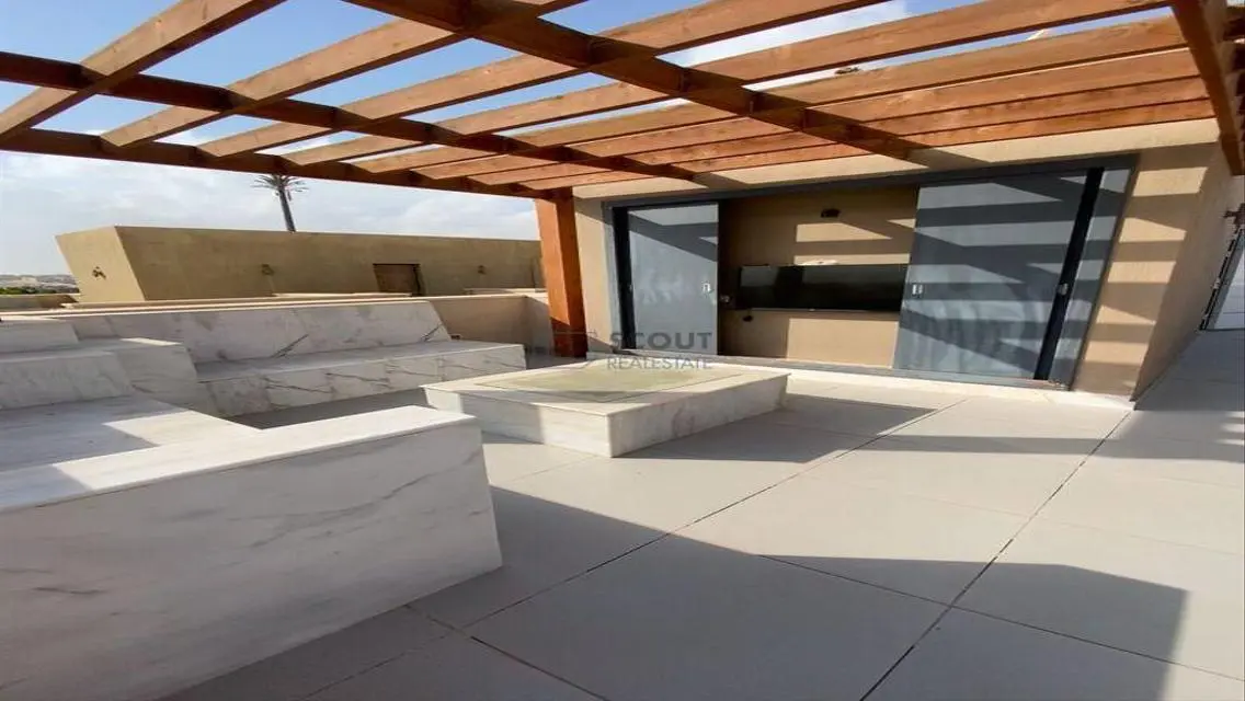 Luxury Villa for Sale with Private Garden and Pool
