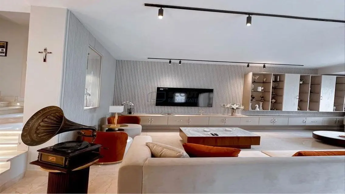Luxury Villa for Sale with Private Garden and Pool
