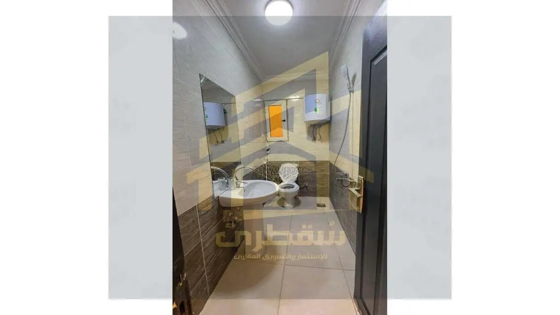 شقة رائعة للبيع بمساحة واسعة
