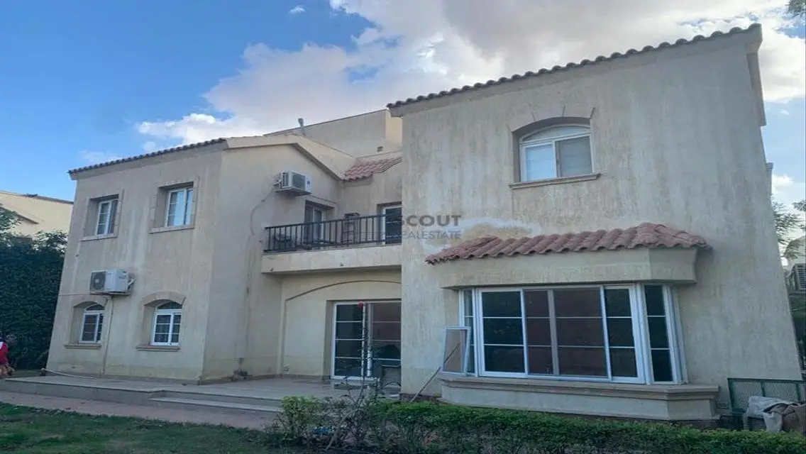 Luxury 4-Bedroom Apartment with Balcony and Shared Pool