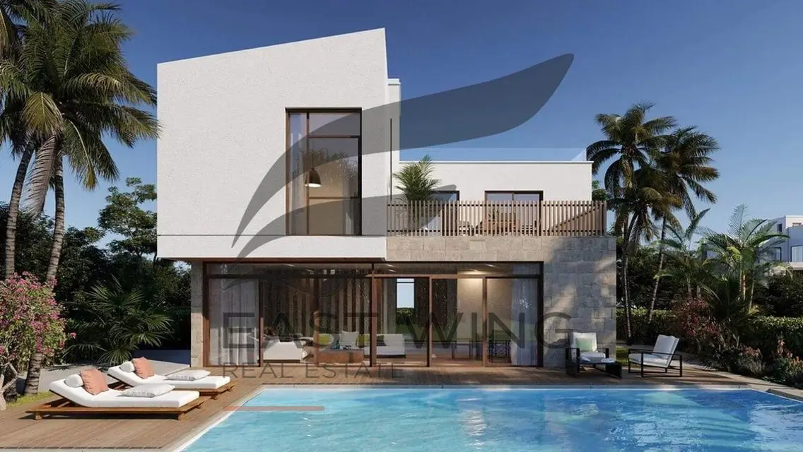 Luxury House for Sale with Stunning Lake View