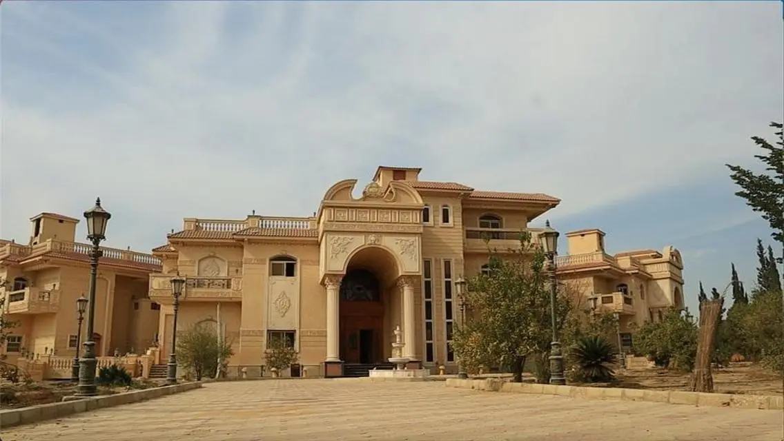 عقار مميز بمساحة 1040 متر للبيع