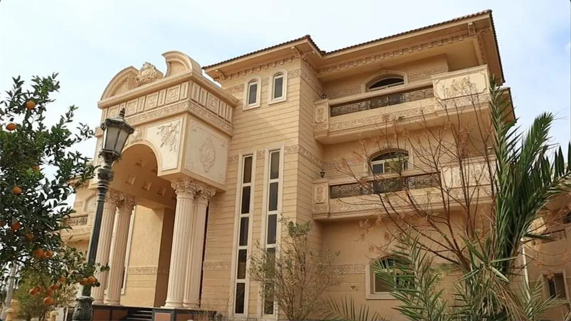 عقار مميز بمساحة 1040 متر للبيع
