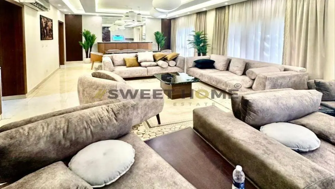 Luxury Apartment with Shared Pool, 2300 sqm