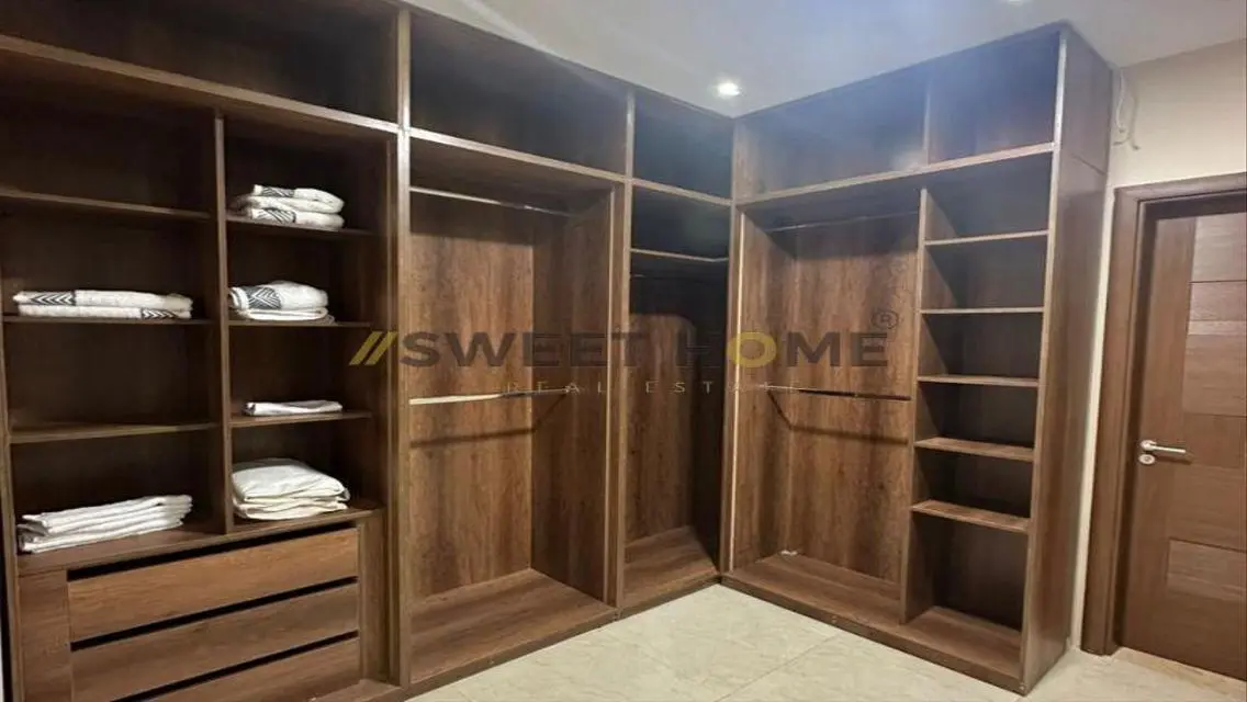 Luxury Apartment with Shared Pool, 2300 sqm