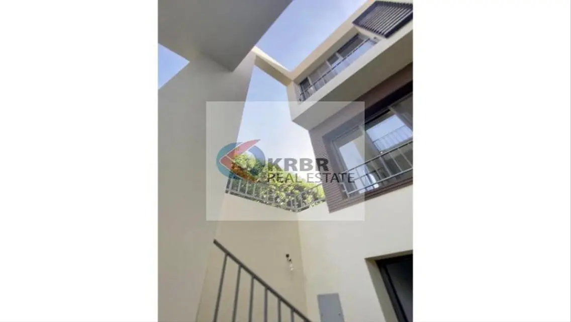 Luxury Apartment with Terrace and Private Garden