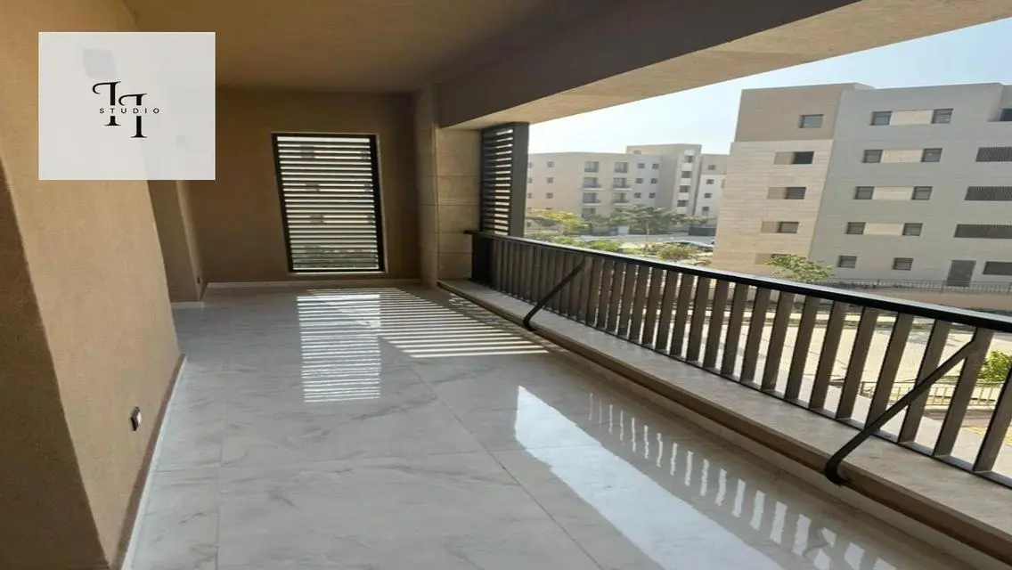Luxury Apartment for Sale at 80000 EGP with Balcony and Premium Amenities