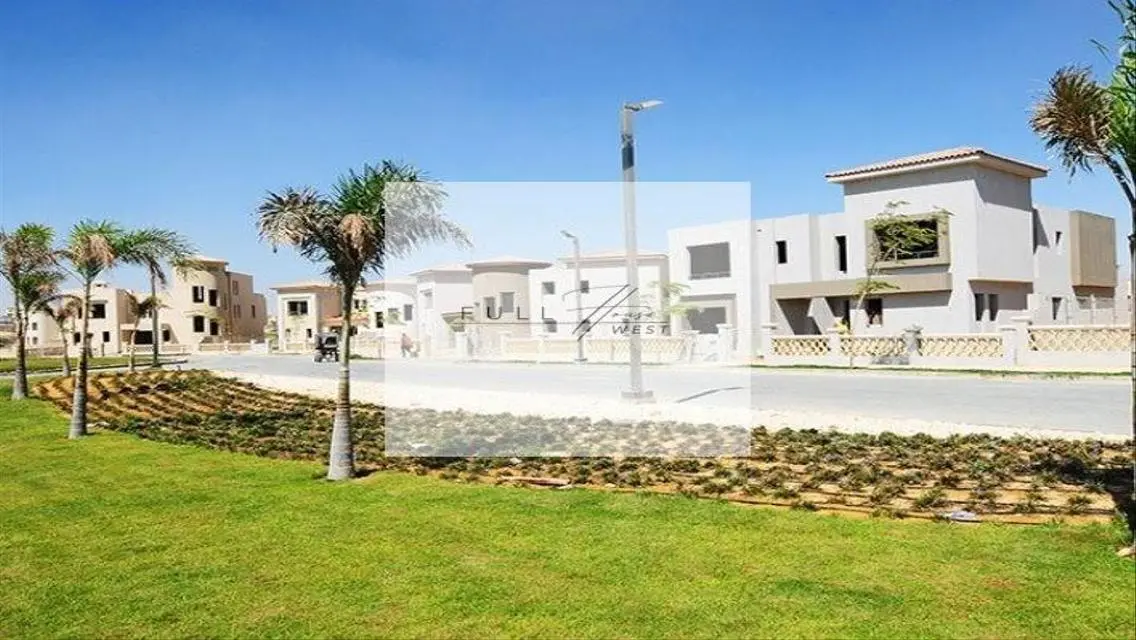 Luxury Villa with Private Pool and Garden in an Elegant Community