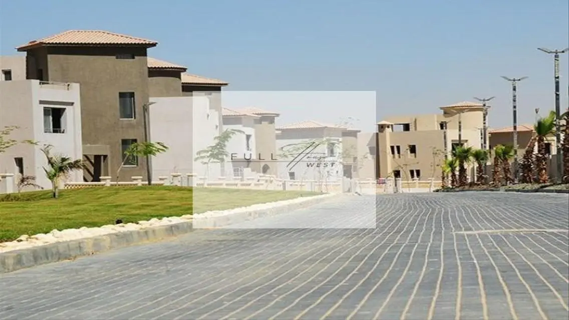 Luxury Villa with Private Pool and Garden in an Elegant Community