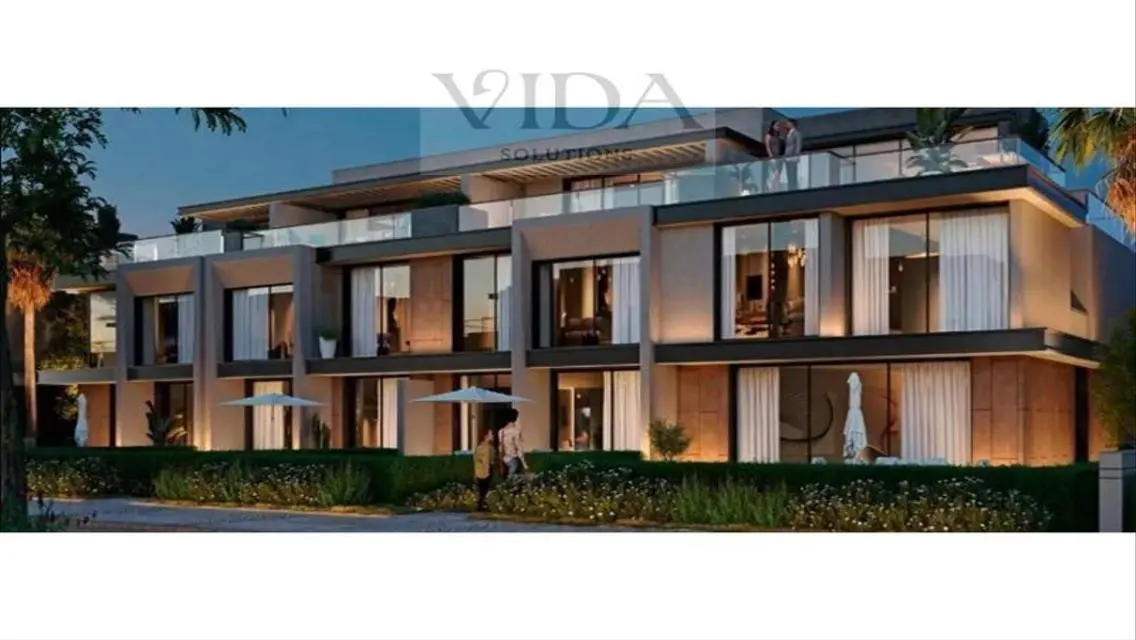 Luxury Villa with Private Pool and Garden in Elora
