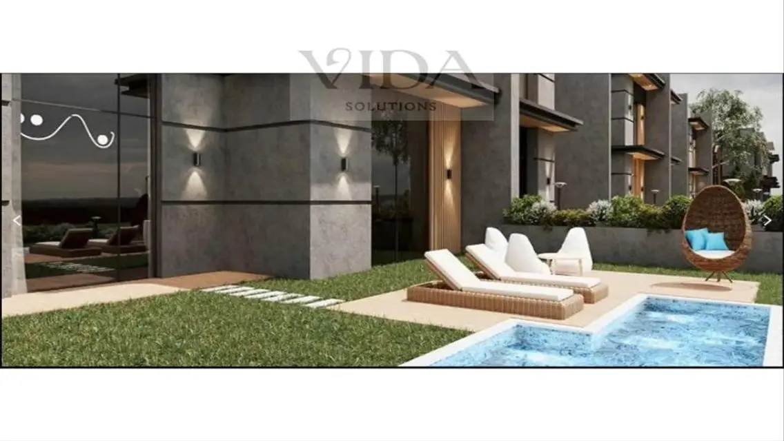 Luxury Villa with Private Pool and Garden in Elora