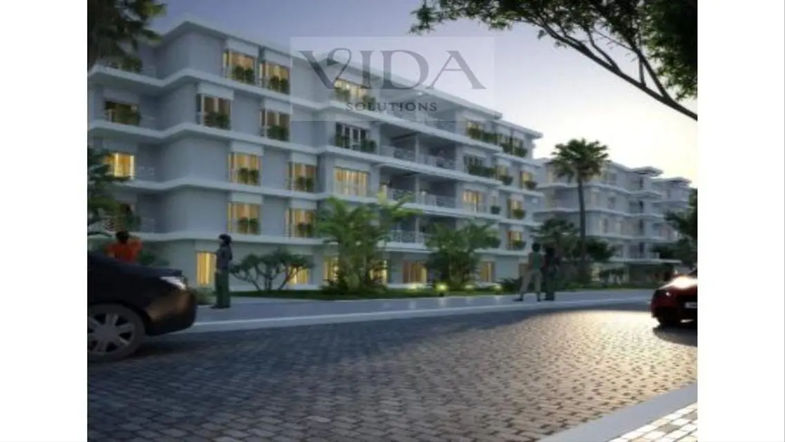 Luxurious Apartment Overlooking Lakes in Prime Location