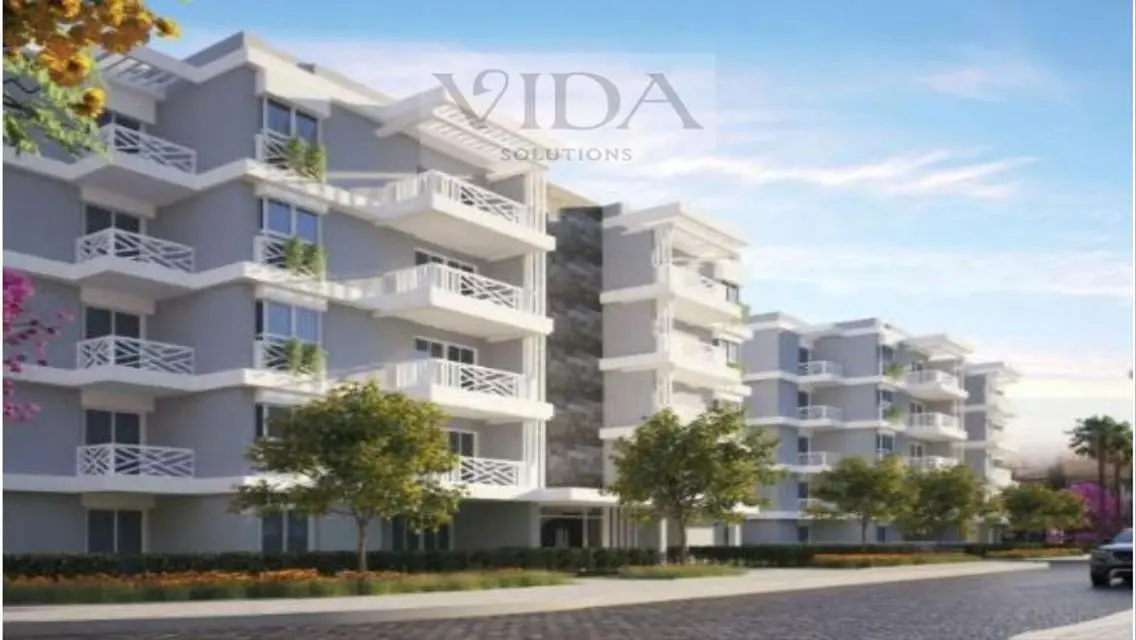Luxurious Apartment Overlooking Lakes in Prime Location
