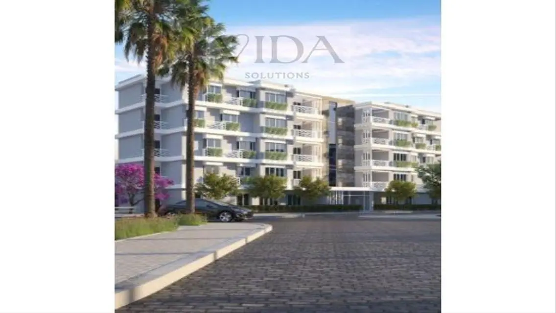 Luxurious Apartment Overlooking Lakes in Prime Location