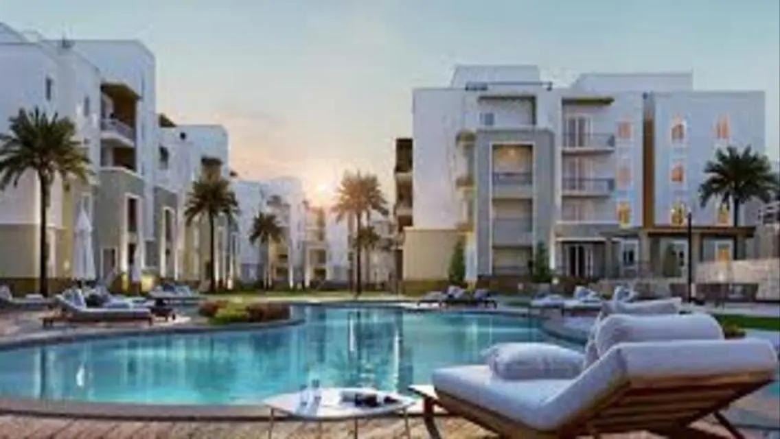 Luxury Apartment with Lake View