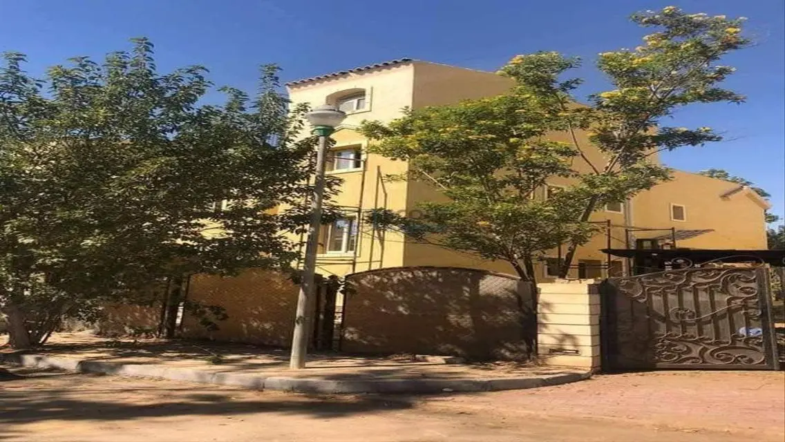 شقة فاخرة للإيجار في موقع متميز