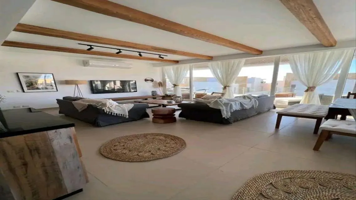 Luxurious Villa with 220 sqm in a Prime Location