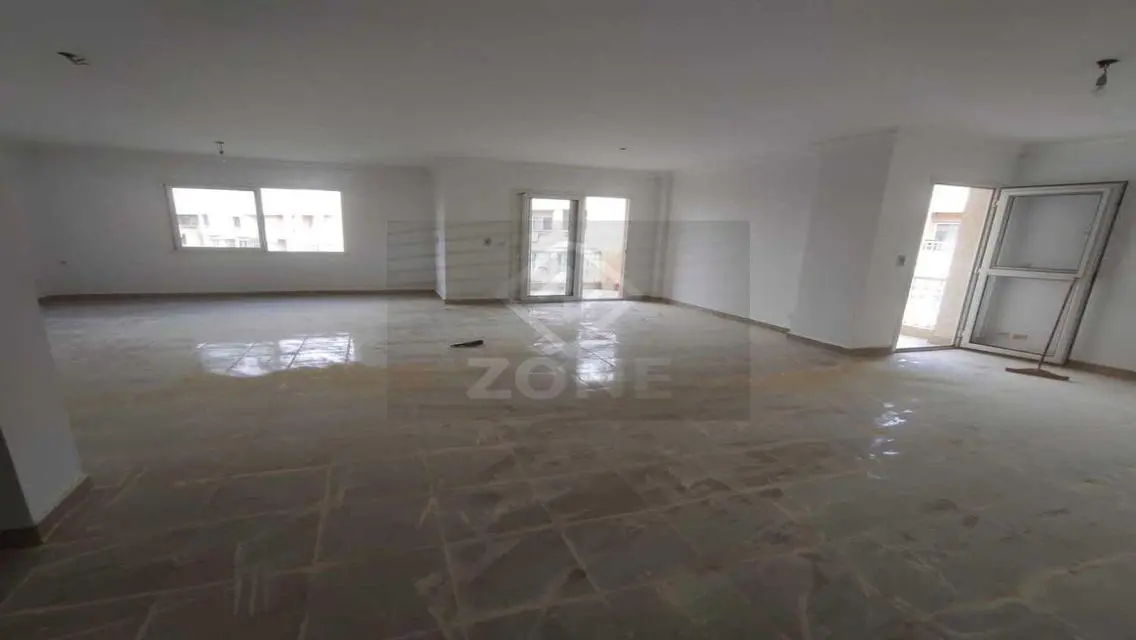 Luxury Apartment with Garden and Premium Amenities for Sale - 200 sqm