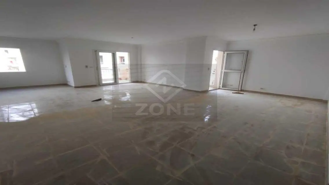 Luxury Apartment with Garden and Premium Amenities for Sale - 200 sqm