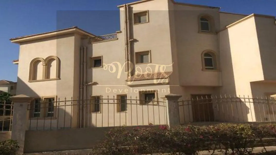 شقة رائعة بمساحة 2000 متر للبيع