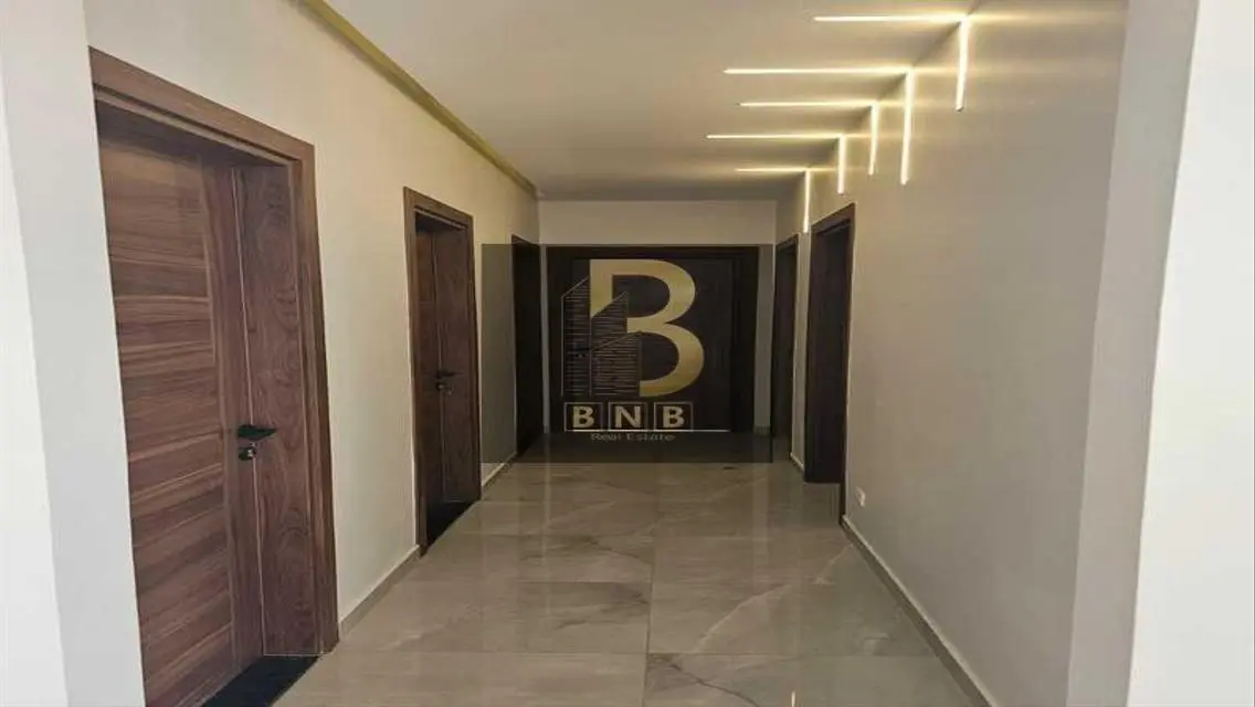 Luxury Apartment with Major Landmark View at BNB