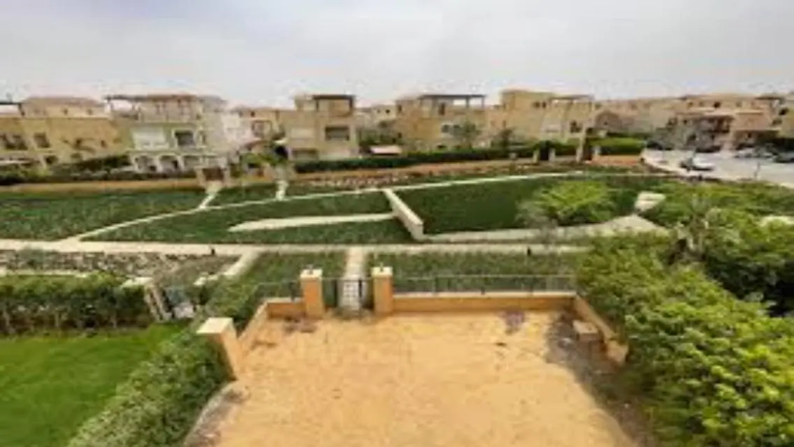 Luxury Villa with 5 Bedrooms, Private Garden & Pool