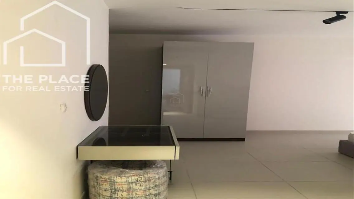 فيلا فاخرة للبيع بمساحة واسعة