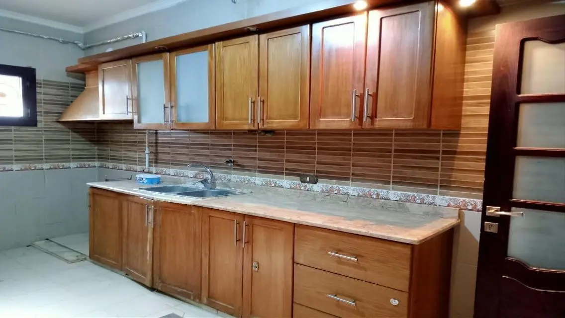 For Sale: 270 Square Meter Apartment