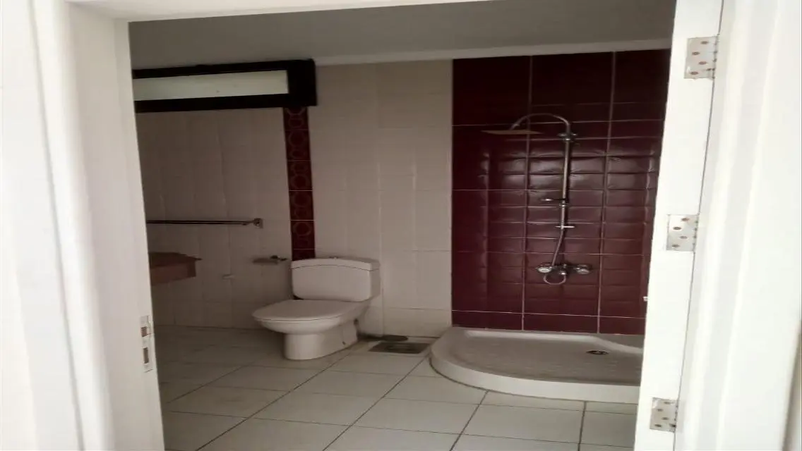 For Sale: 270 Square Meter Apartment