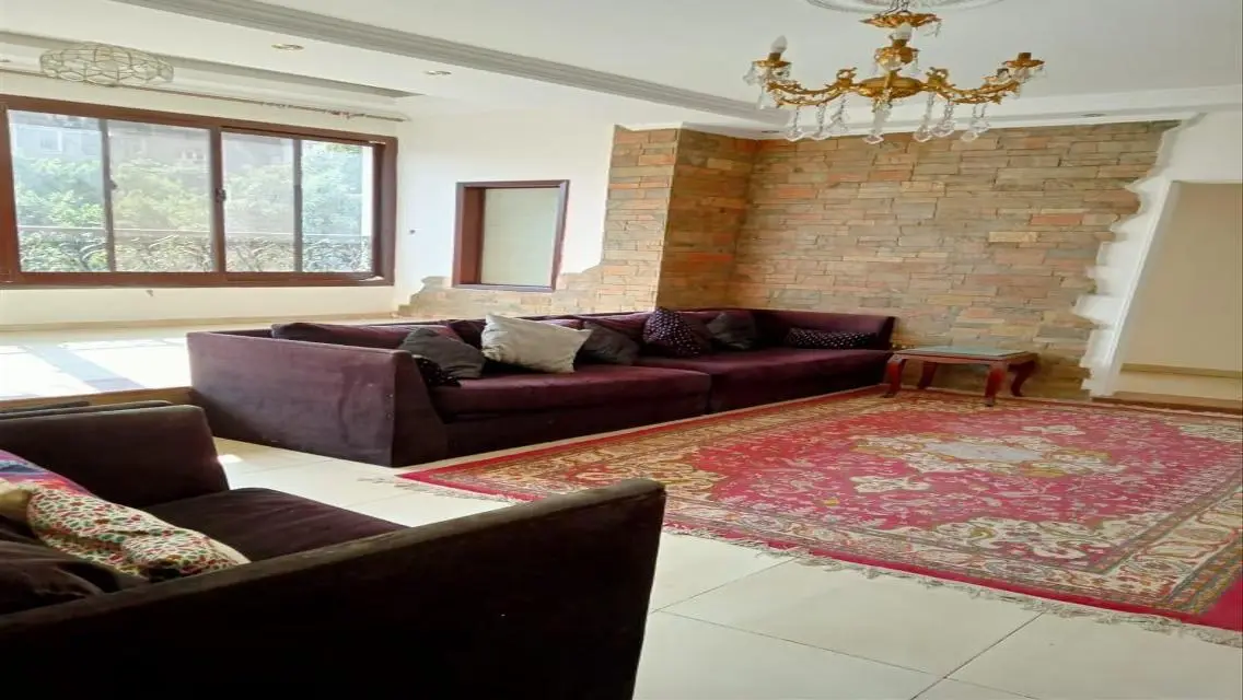 For Sale: 270 Square Meter Apartment
