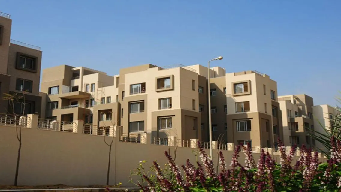 فيلا فاخرة مع شرفة ومسبح مشترك